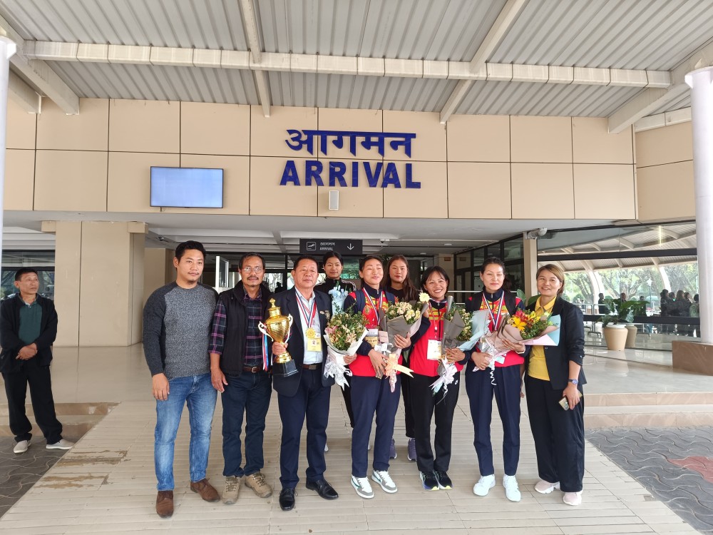 A reception programme was held for the Sepaktakraw team from Nagaland at Dimapur airport hosted by Nagaland Sepaktakraw Association and well wishers on February 4. The Indian Sepaktakraw women and men team won two gold medals each in the recently concluded South Asian Sepaktakraw Championship held at Kathmandu, Nepal. The team from Nagaland state representing India included Menenu, Seyiekhrieno, Sezovelu and Rukuvinu. Indian Women team coach was Holshe Khrieo.